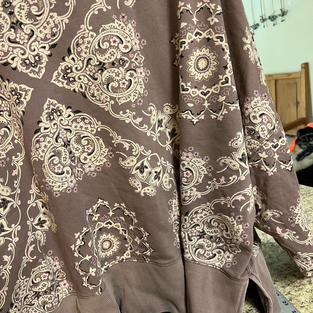 American Eagle Seriously lived in Dusty mauve Brown Paisley oversized sweatshirt - Picture 4 of 9